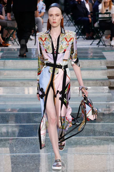 Look 34